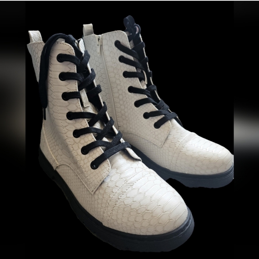 Arizona Co. Combat boots